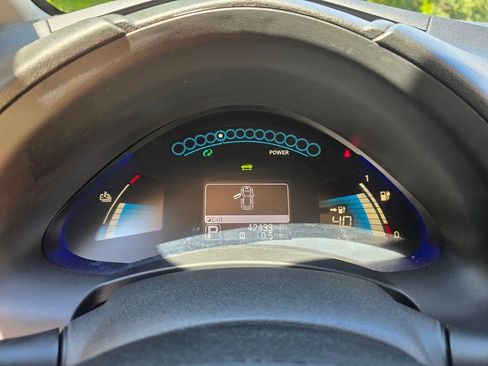 Used 2015 Nissan Leaf SL w/ Premium Package FWD image 17