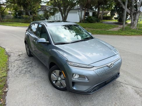 Used 2021 Hyundai Kona Ultimate w/ Cargo Package FWD image 13