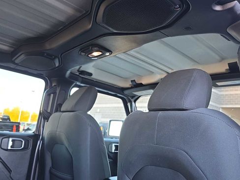 Used 2018 Jeep Wrangler Unlimited Sport S image 16