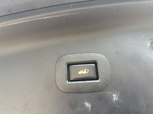 Used 2020 Nissan Armada SL w/ Premium Package AWD/4WD image 11