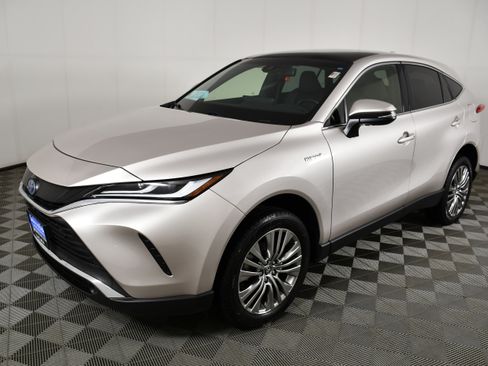 Used 2021 Toyota Venza Limited AWD/4WD image 9