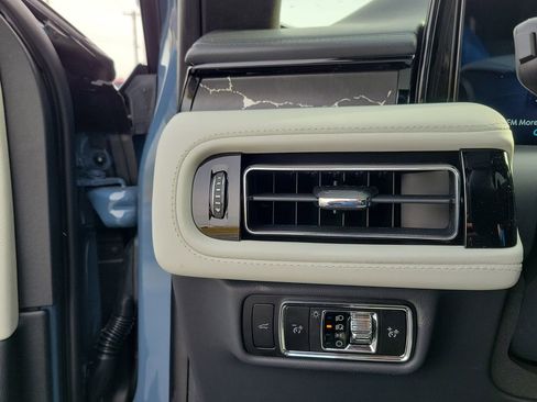 New 2026 Lincoln Aviator Black Label w/ Dynamic Handling Package image 22