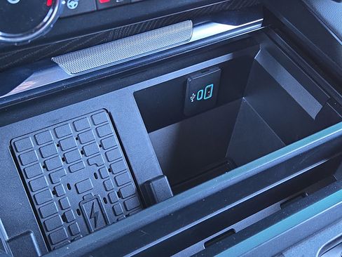 Certified 2023 Ford F450 Platinum w/ FX4 Off-Road Package image 36