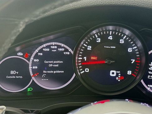 Used 2023 Porsche Cayenne Platinum Edition image 13