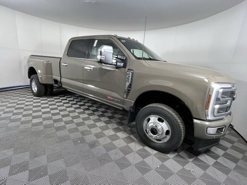 New 2026 Ford F350 Platinum w/ Platinum Plus Package AWD/4WD image 7