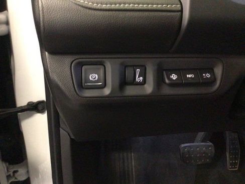 Used 2020 GMC Acadia Denali w/ Denali Ultimate Package AWD/4WD image 21