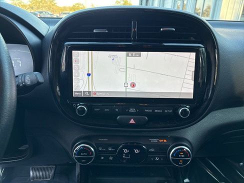 Used 2023 Kia Soul S image 17