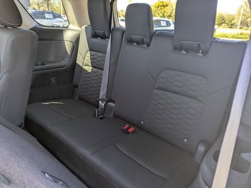 Certified 2025 Nissan Pathfinder SV image 16