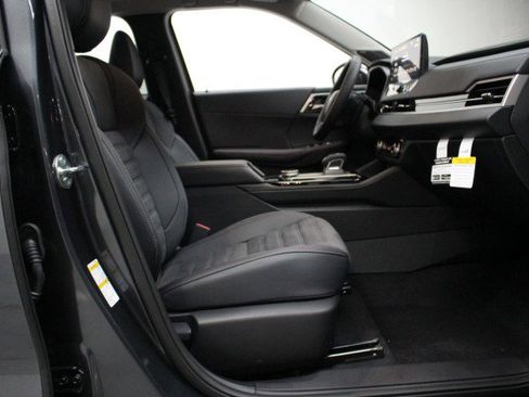 New 2026 Mitsubishi Outlander SE image 18