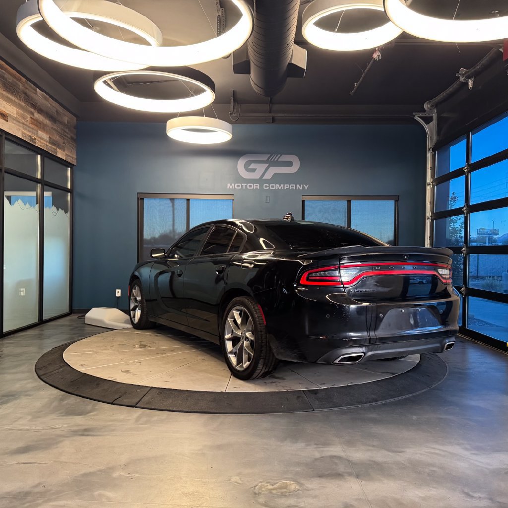Used 2023 Dodge Charger SXT w/ Blacktop Package RWD image 5