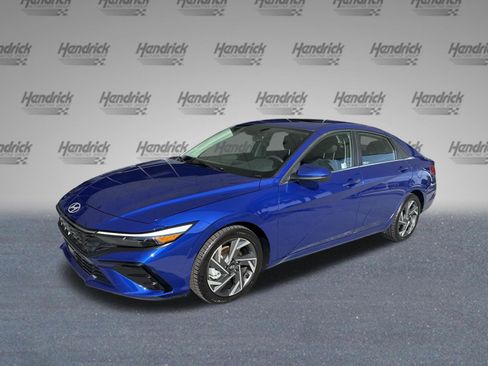 Used 2025 Hyundai Elantra SEL FWD image 4