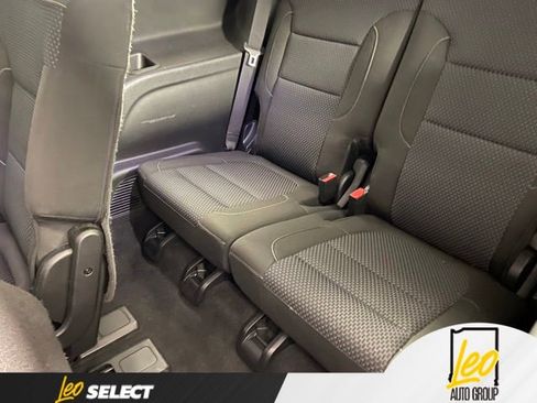Used 2020 GMC Acadia SLE w/ Driver Convenience Package FWD image 22