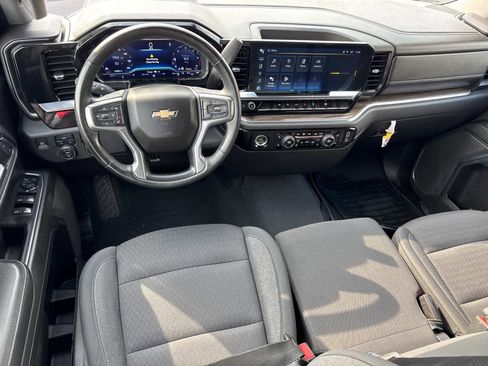 Used 2023 Chevrolet Silverado 1500 LT image 2