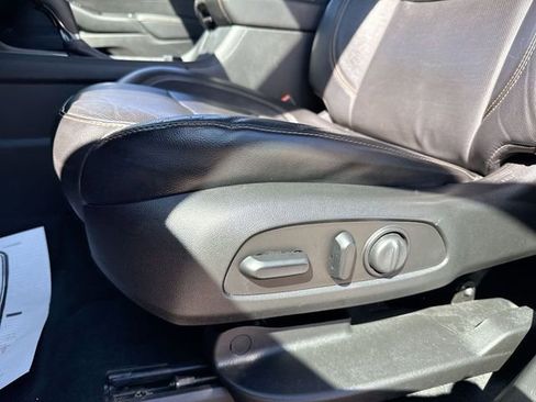 Used 2019 Chevrolet Traverse Premier w/ LPO, Blackout Package image 12