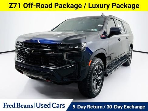 Used 2023 Chevrolet Suburban Z71 w/ Luxury Package AWD/4WD image 4