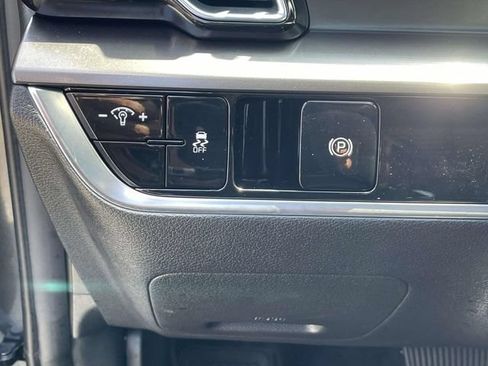 Certified 2024 Kia Sportage EX FWD image 18