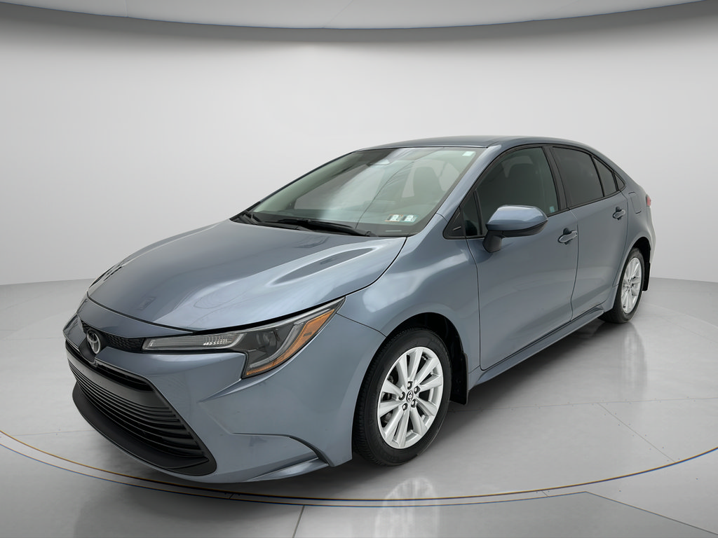 Used 2024 Toyota Corolla LE w/ LE Convenience Package FWD image 3