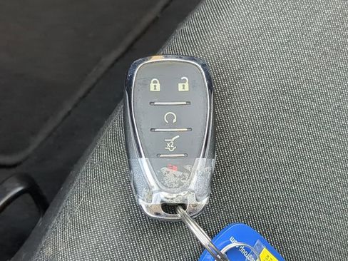 Used 2020 Chevrolet Equinox LT w/ Driver Convenience Package image 28