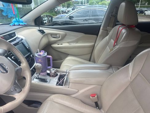 Used 2017 Nissan Murano Platinum w/ Platinum Technology Package FWD image 2