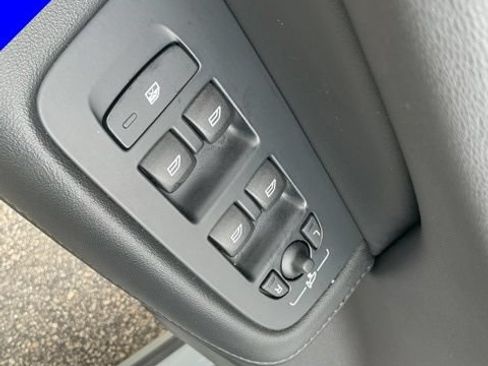 Certified 2025 Volvo S60 B5 Core FWD image 28