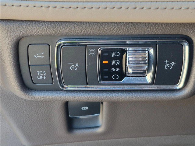 Used 2021 Lincoln Nautilus Reserve AWD/4WD image 14
