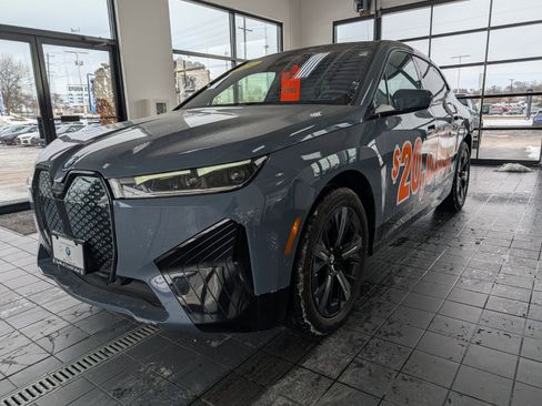 Used 2024 BMW iX xDrive50 w/ Premium Package image 5