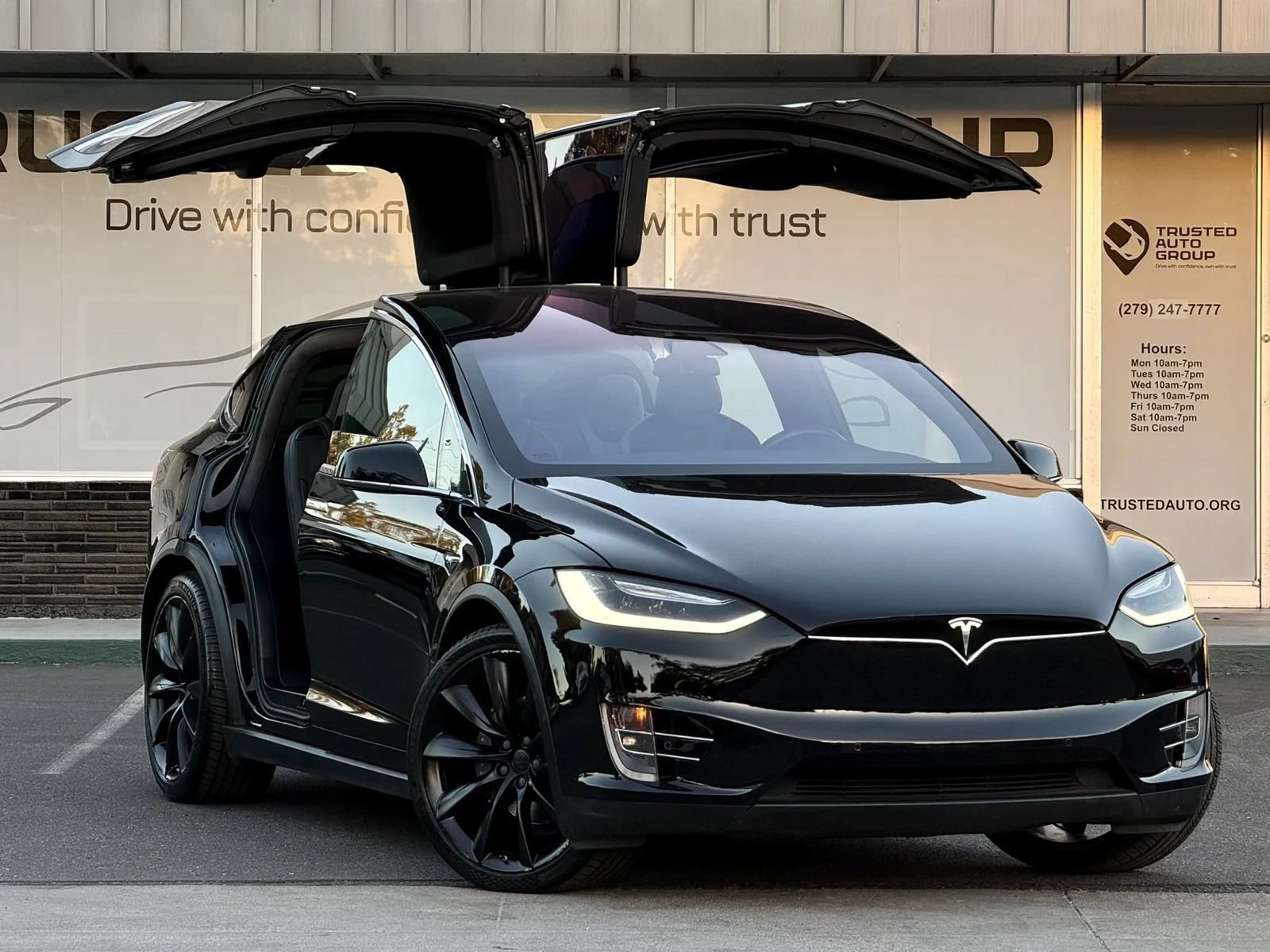 Used 2017 Tesla Model X 100D AWD/4WD image 3