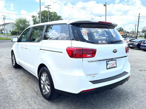 Used 2019 Kia Sedona L FWD image 6