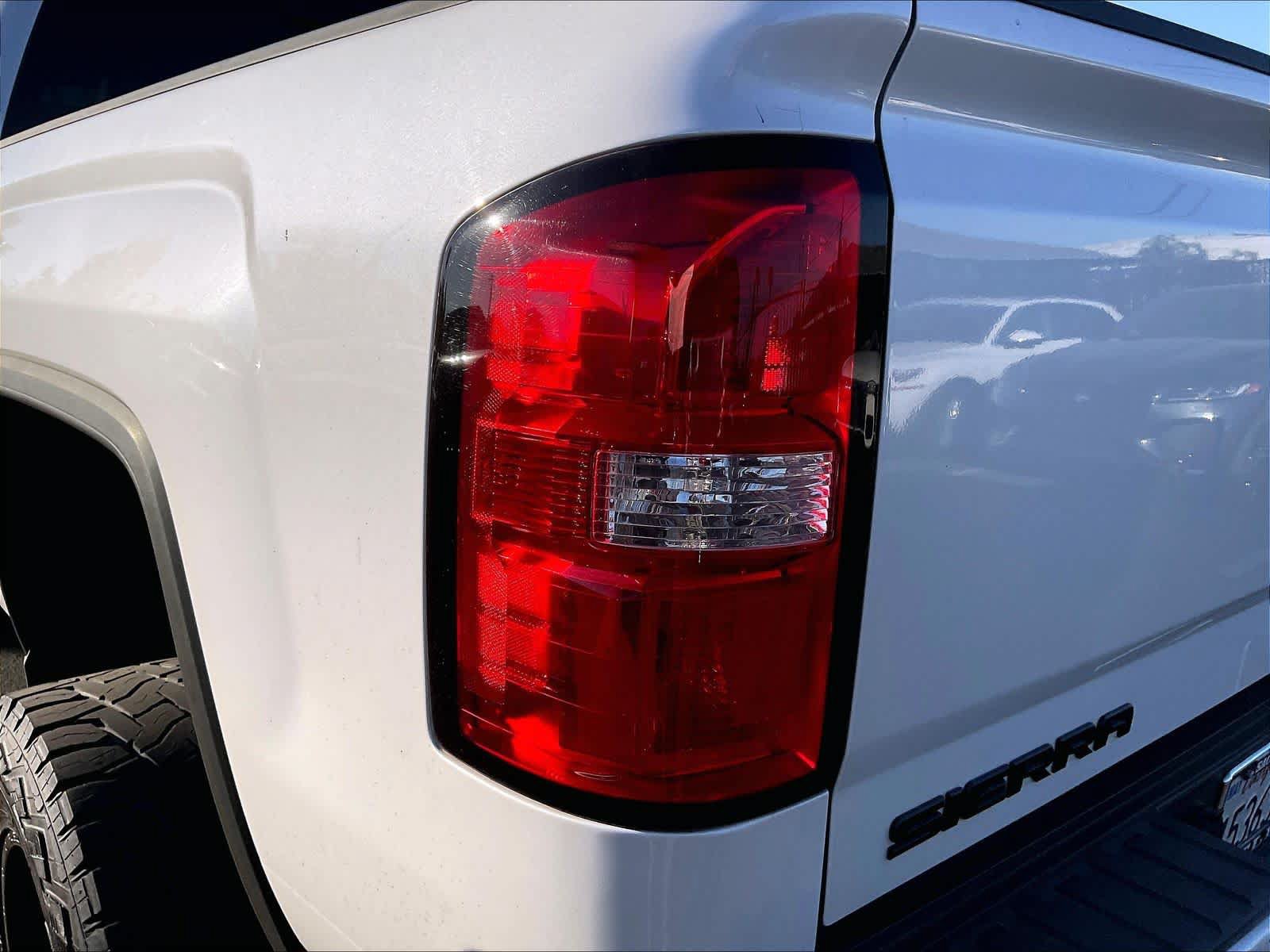 Used 2018 GMC Sierra 2500 Denali w/ Duramax Plus Package AWD/4WD image 31