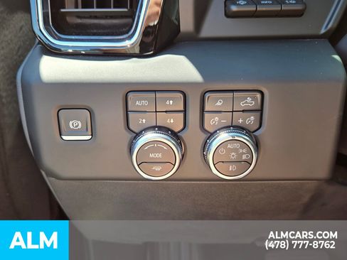 Used 2024 GMC Sierra 1500 Denali w/ Technology Package AWD/4WD image 33