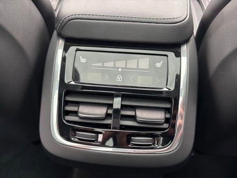 Certified 2023 Volvo XC60 B6 Ultimate w/ Climate Package AWD/4WD image 22