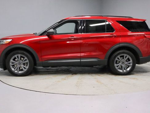Certified 2021 Ford Explorer XLT w/ Equipment Group 202A AWD/4WD image 9