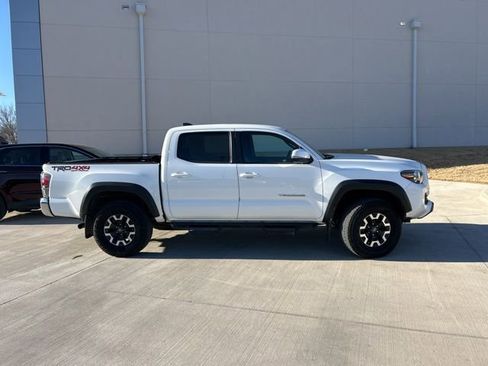 Used 2023 Toyota Tacoma TRD Off-Road image 2