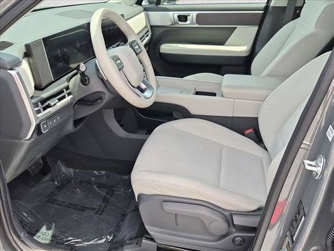 Used 2025 Hyundai Santa Fe SE FWD image 15