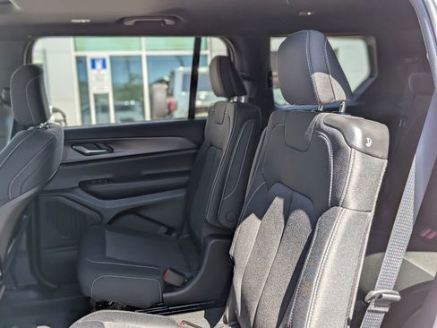 New 2026 Jeep Grand Cherokee L 2WD image 24