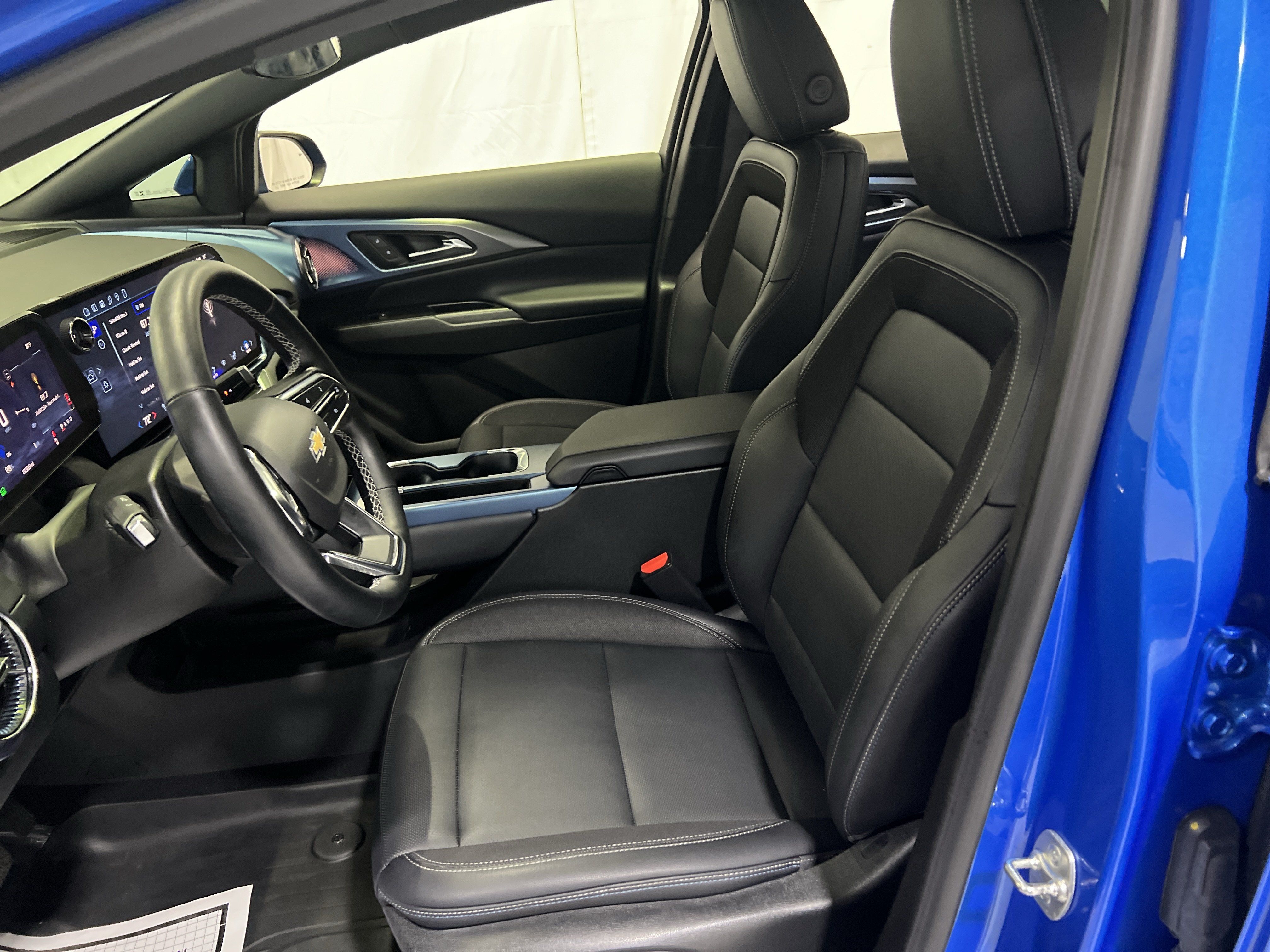 Certified 2024 Chevrolet Equinox EV LT FWD image 17