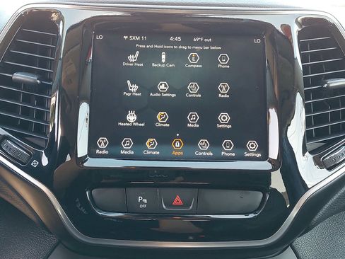 Used 2019 Jeep Cherokee Limited FWD image 21