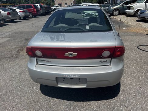Used 2004 Chevrolet Cavalier Sedan w/ Preferred Equipment Group FWD image 10