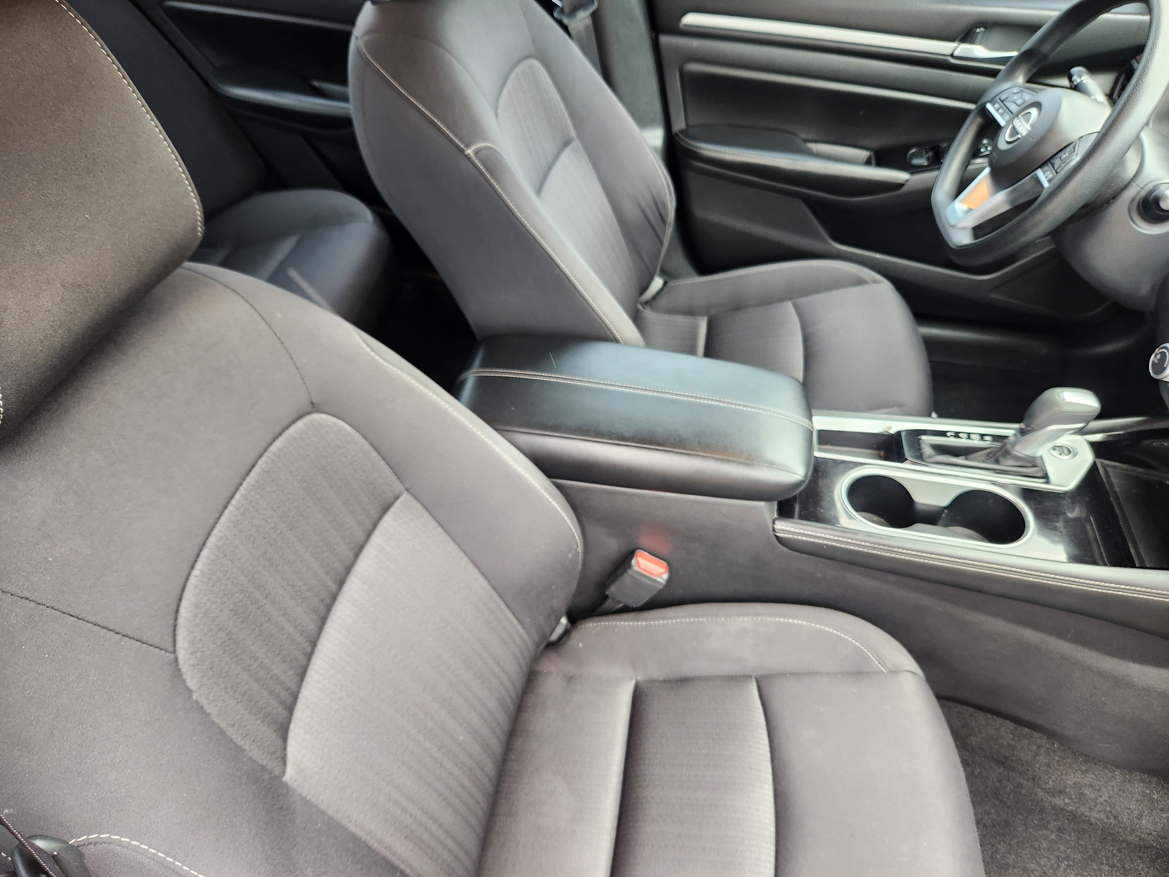 Used 2023 Nissan Altima 2.5 SV FWD image 10