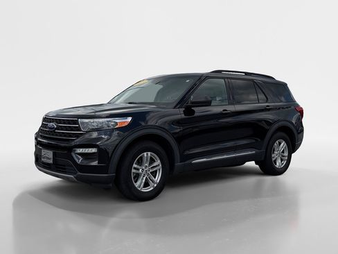 Used 2020 Ford Explorer XLT w/ Equipment Group 202A AWD/4WD image 9