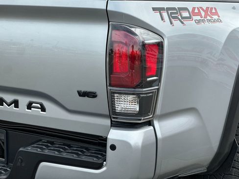 Used 2022 Toyota Tacoma TRD Off-Road w/ Technology Package image 22