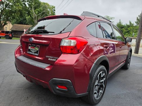 Used 2017 Subaru Crosstrek 2.0i Premium AWD/4WD image 3