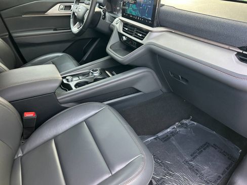 New 2025 Ford Explorer Active w/ Active Comfort Package RWD image 19