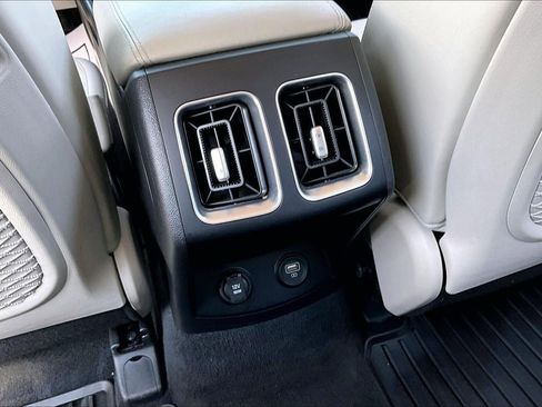 Used 2022 Kia Sorento S FWD image 10
