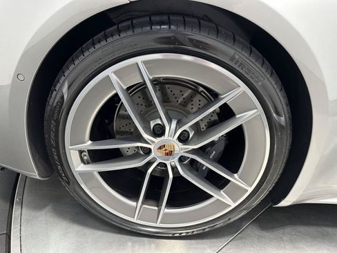 Certified 2025 Porsche 911 Carrera RWD image 15
