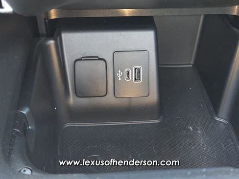 Used 2025 Ford Explorer ST AWD/4WD image 31