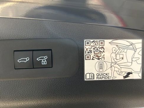 Used 2025 Toyota Crown Signia w/ Advanced Technology Package image 18