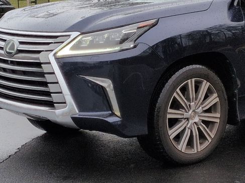 Used 2017 Lexus LX 570 4WD w/ Luxury Package image 6