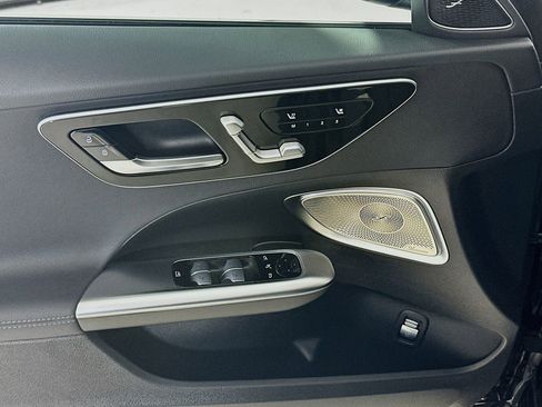 Used 2025 Mercedes-Benz C 300 Sedan image 19