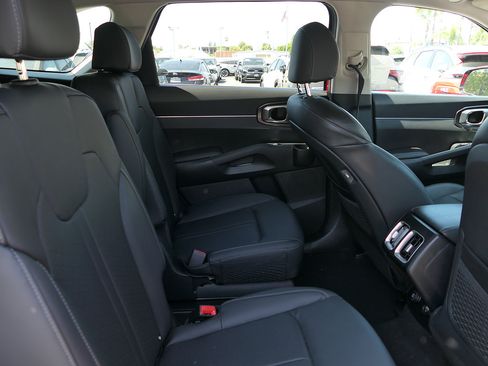 Used 2023 Kia Sorento EX w/ Panoramic Sunroof Package FWD image 23